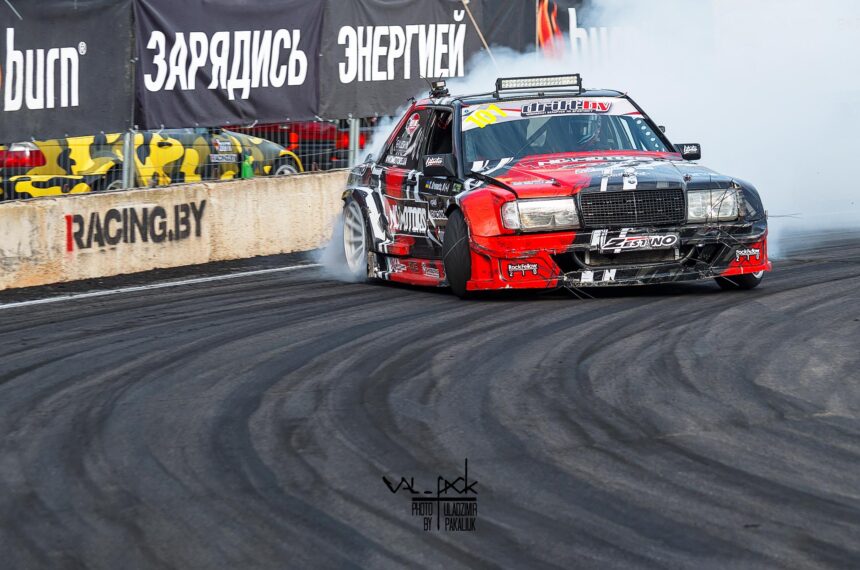 Mercedes 190 5.5 AMG Biturbo на дрифте в Минске