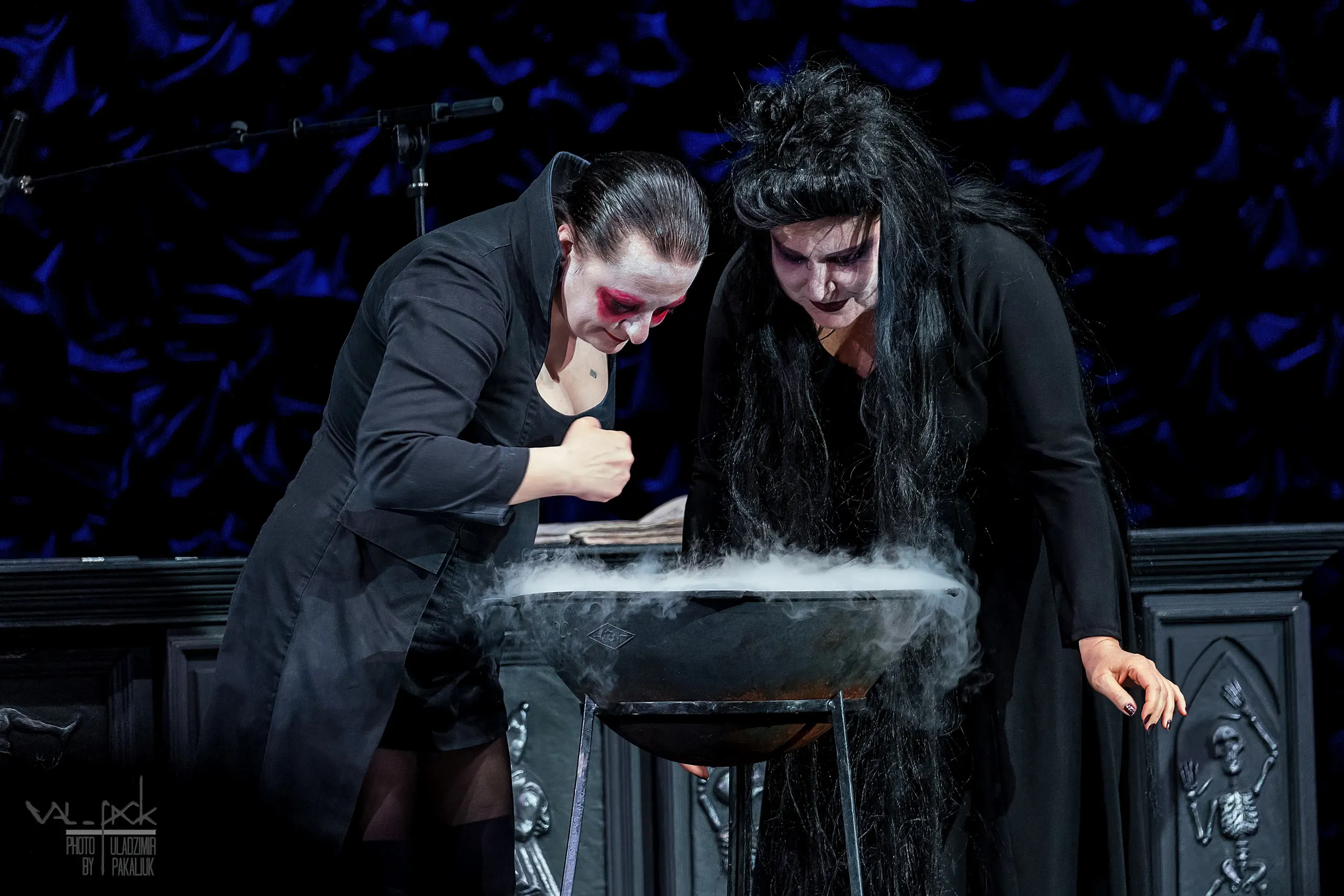 Представление в театре